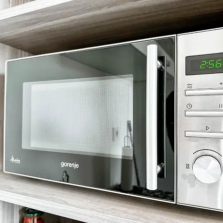 Brand New 2 Bed, 1 Bath