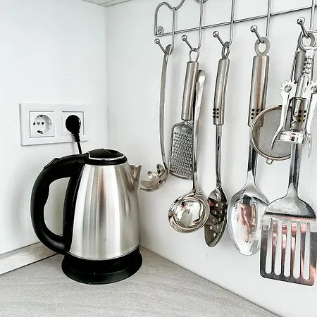 Апартаменты Brand New 2 Bed, 1 Bath