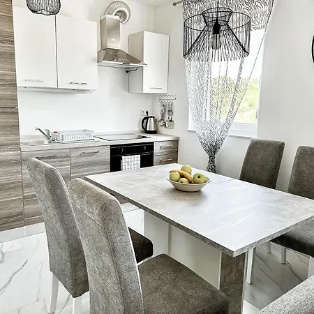 Brand New 2 Bed, 1 Bath * Задар