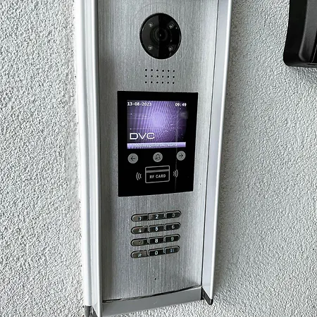 Апартаменты Brand New 2 Bed, 1 Bath *