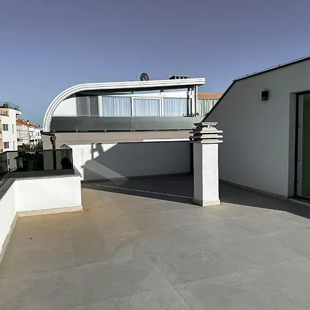 公寓 Brand New 2 Bed, 1 Bath *