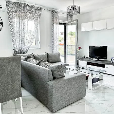 Villa Zadar 2 Bed, 1 Bath Condo