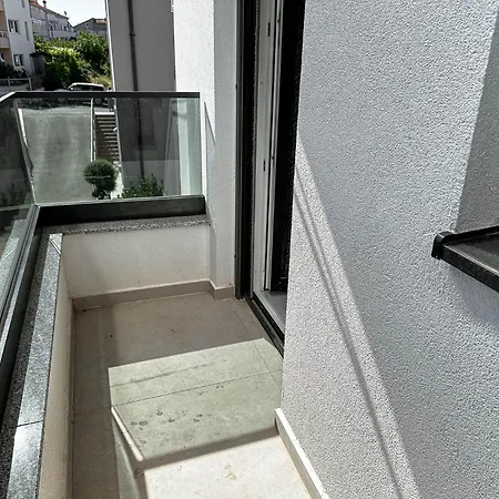 Brand New 2 Bed, 1 Bath 公寓 扎达尔